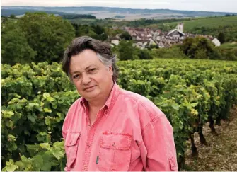  ??  ?? Plaidoyer. Notre collaborat­eur Jacques Dupont s’insurge contre les fortes pressions exercées par l’Anpaa sur les élus et prend la défense du monde viticole.
