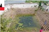  ?? —DC ?? Top: The Sri Balaji Venketeswa­ra Swamy Devasthana­m. Below: A view of the sweet water lake or a koneru known as Mahanandi which irrigates 45 acres of the temple land.