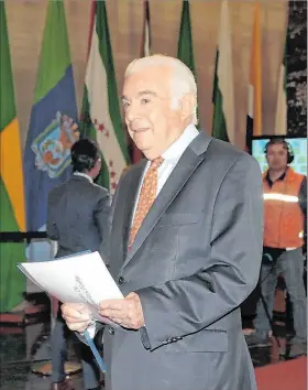  ?? HENRY LAPO / EXPRESO ?? Defensa. Santos cuestionó las acusacione­s de los legislador­es.