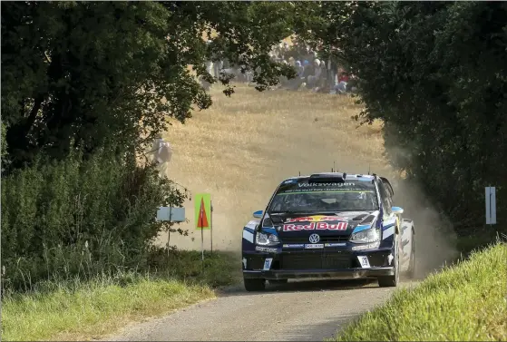  ??  ?? VIKTIGA POäNG. Sebastien Ogier tog ett steg närmare sin fjärde VM-titel. FOTO: EPA/ALL OVER PRESS/NIKOS MITSOURAS