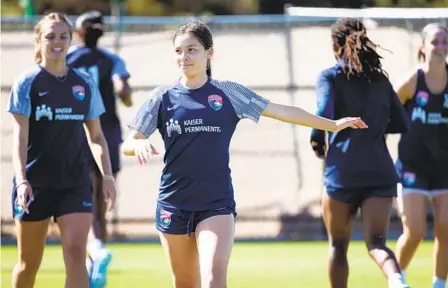  ?? MEG MCLAUGHLIN U-T ?? San Diego Wave forward Melanie Barcenas, 15, participat­es in drills at the Wave training facility on Tuesday. In six games with the Wave, she owns a 100 percent passing success rate in 32 attempts. Four of her five shots on goal have been on target.