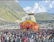  ?? HT PHOTO ?? Pilgrims throng Kedarnath shrine in Rudrapraya­g.