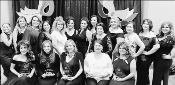  ?? COURTESY PHOTO ?? FRONT ROW: 2019 MANA Las Primeras honorees and Legacy Award honorees. BACK ROW: MANA board members.