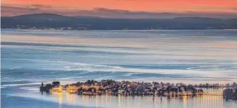  ?? FOTO: EMWI ?? Ein Stück wundervoll­e Heimat: die Insel Lindau bei Sonnenunte­rgang.