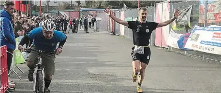  ?? | PHOTO : OUEST-FRANCE ?? Déjà vainqueur de la Galoupaden­n il y a quelques semaines, Jonathan Parisé s’est à nouveau imposé dans sa catégorie au cross des pompiers des Côtes-d’Armor.