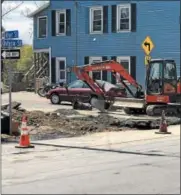  ?? NICHOLAS BUONANNO — NBUONANNO@TROYRECORD.COM ?? Officials were able to restore water after a water main break occurred early Tuesday in the Van Schaick Island portion of Cohoes.