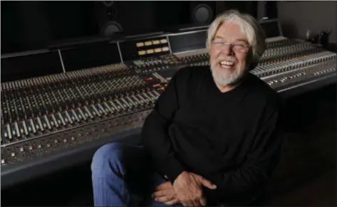  ?? ASSOCIATED PRESS FILE ?? Singer Bob Seger poses for a portrait in a Capitol Records studio in Los Angeles in October 2014. He’s out on the road with his farewell tour, which on Dec. 6 brings him to Cleveland’s Quicken Loans Arena.