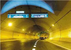  ?? Foto: MAFRA ?? Řidiči, zadrž dech Podle měření ÚAMK překračuje ovzduší v tunelech několikaná­sobně hranici bezpečnou pro zdraví.