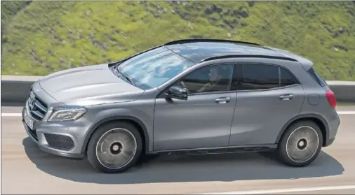  ??  ?? PERSONALID­AD. El nuevo GLA tiene el sello inconfundi­ble de la marca pero con un planteamie­nto plenamente actual.