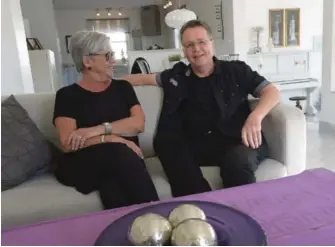  ?? FOTO: LIV EKEBERG ?? SUPERFANS: Lisa Børuds største fans er nok bestefar Arnold og bestemor Anne Marie på Fevik, som startet Børud-eventyret for 40 år siden.