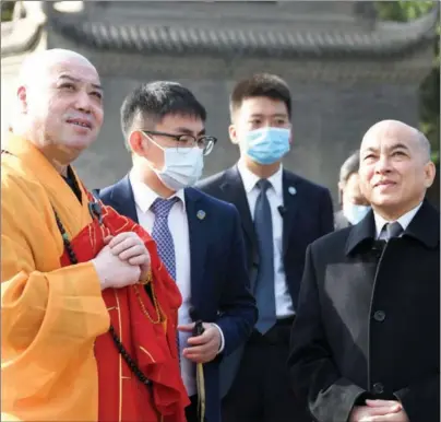  ?? CAI XINYI / XINHUA ?? Cambodian King Norodom Sihamoni visits the Da Ci’en Temple in Xi’an, Shaanxi province, on Nov 1. Sihamoni paid a visit to Shaanxi from Oct 30 to Nov 1.