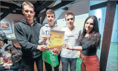  ??  ?? Aleksandar Medić, Đorđe Subotić, Siniša Nenadević i Anita Paluh članovi su ekipe koja je pobjednik sezone