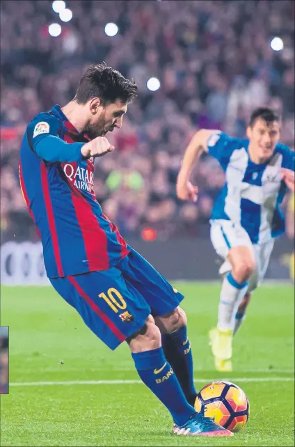  ??  ?? Gol salvador Leo Messi lanza con fuerza y precisión el penalti que le dio al Barça una victoria vital ante el Leganés FOTO: GETTY