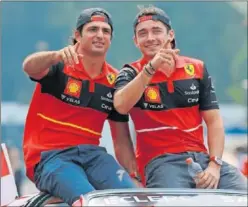  ?? ?? Sainz y Leclerc, en el desfile de pilotos del pasado GP de México.