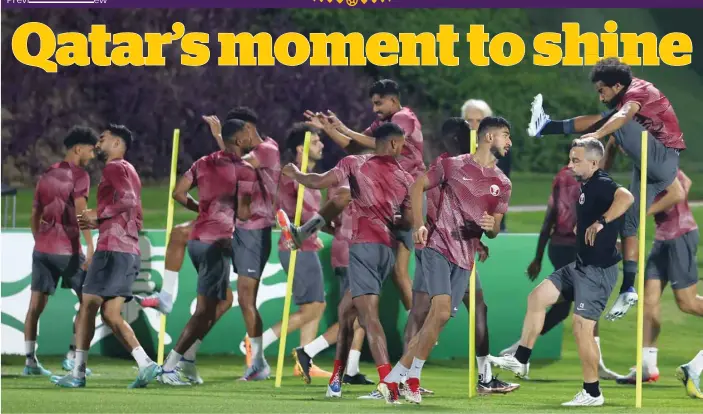  ?? (AFP) ?? Qatar’s players take part in a training session at the Aspire Academy pitch in Doha yesterday, on the eve of the FIFA World Cup opening match against Ecuador.