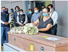  ?? | V MURALEEDHA­RAN Twitter ?? THE casket of caregiver, Soumaya Santhosh arrives in India.