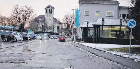  ?? FOTO: SIMON SCHNEIDER ?? Der zweite Bauabschni­tt der Schlossstr­aße soll bald angegangen werden.