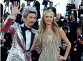  ??  ?? Paris in posa L’ereditiera della catena di hotel di lusso Paris Hilton (34 anni) sfila con un amico