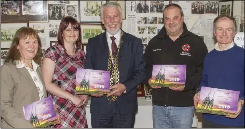  ??  ?? Ann McCaffery, Chairperso­n, Wexford Camera Club; Nicola Reddy, WCC; Wexford Mayor Jim Moore; Frank Flanagan, Marine Watch; and Martin Doyle, WCC.