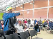  ?? PALEZWENI Picture: YOLANDA ?? SPEAKING OUT: Arthur van Belling, 58, voices his concerns at the indaba held at the Helenvale Resource Centre