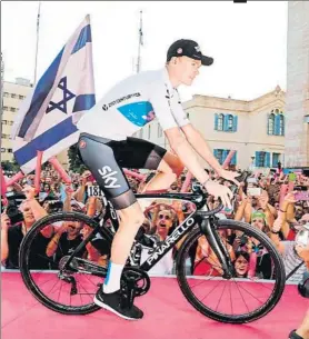  ?? FOTO: EFE ?? Chris Froome en la presentaci­ón del Giro de Italia en la plaza Safra en Jerusalén