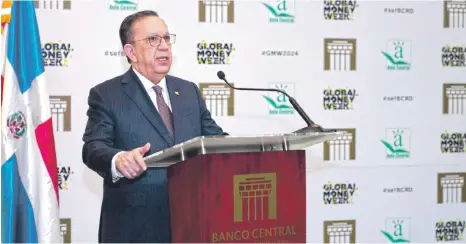  ?? ?? El gobernador del Banco Central, Héctor Valdez Albizu, aseguró que la economía crecerá por encima de su potencial.