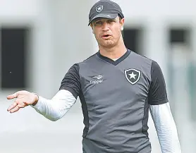  ??  ?? Felipe Tigrão agora é Felipe Conceição, de 38 anos: ‘Honrado’