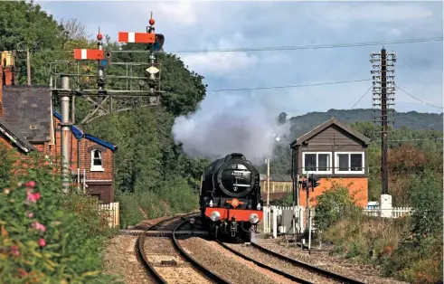  ?? RALPH WARD ?? Royal Scot combine to create the steam-era look at Moreton-on-Lugg, Herefordsh­ire, with the Down run of the ‘Welsh Marches Express’ on September 5.