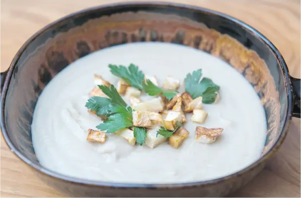  ?? PHOTOS: TYLER ANDERSON / NATIONAL POST ?? Celeriac, Lentil and Chestnut Soup