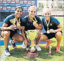  ??  ?? Lieke Martens, Toni Duggan y Fabiana Simoes