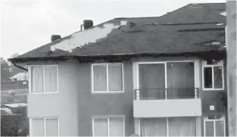  ??  ?? EL SECTOR ALTOS DEL RETIRO tuvo daños en prácticame­nte todas las viviendas. (Foto ciudadana)