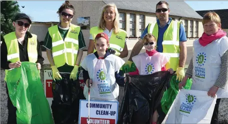  ??  ?? Emer Dolphin, Fiona, Colin, Niamh and Rory O’Donnell, Aisling Monahan and Niamh O’Loinsigh who took part in the Julianstow­n Village clean up.