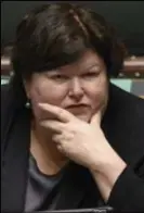  ??  ?? Maggie De Block dacht dat alles netjes was overlegd in de Veiligheid­sraad. Niet dus.