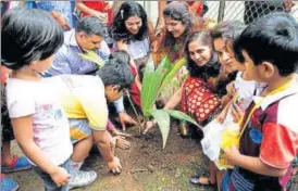  ?? BACHCHAN KUMAR/HT ?? Parents, students participat­e in the event at Dr Pillai Global Academy, Panvel, on Saturday.