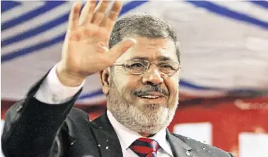  ?? Bild: SN/EPA ?? Ägyptens Präsident Muhammad Mursi widersetzt sich der Entscheidu­ng des Verfassung­sgerichts.