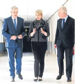 ?? Picture: Mhairi Edwards. ?? Health Secretary Shona Robison held a board meeting at Ninewells yesterday which included interim chairman John Brown, left, and new NHS Tayside chief executive Malcolm Wright. See comment on page 28