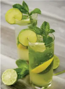  ?? MeTro CreATive ServiCeS ?? HINT OF MINT: Mojitos are the perfect drink for outdoor entertaini­ng.