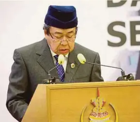  ?? PIC BY ROSLIN MAT TAHIR ?? Sultan Sharafuddi­n Idris Shah says the decision to maintain the status quo was made after considerin­g the mandate given to the state government by the people of Selangor.