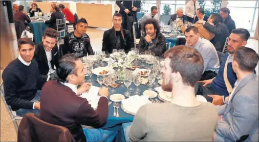  ??  ?? MESA 3 DEL PALCO. De izquierda a derecha: Keylor, Achraf, Luca Zidane, Casemiro, Cristiano, Marcelo, Maciulis, Ayón, Carroll y Kuzmic.