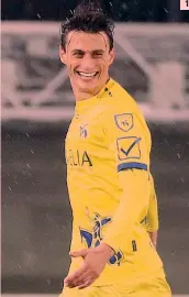  ??  ?? ● 1 Roberto Inglese, 26 anni, è stato pagato dal Napoli al Chievo 10 milioni. In questo campionato ha segnato 7 gol ● 2 Amin Younes, 24, tedesco di origini libanesi dell’Ajax: ha il contratto in scadenza a giugno ● 3 Bernd Leno, 25, è il portiere del...