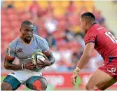  ??  ?? Lusaka Vulindlu, left, and the Southern Kings were among the Super Rugby battlers who had a dig this week.