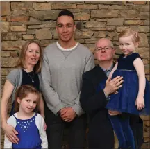  ??  ?? Ultan Dillane with Mary Carroll – co author of ‘Behind The Face’ – and her family Amelia Carroll Kelly, Eamonn Kelly and Imogen Carroll Kelly at the launch of the book at Siamsa Tíre on Friday.