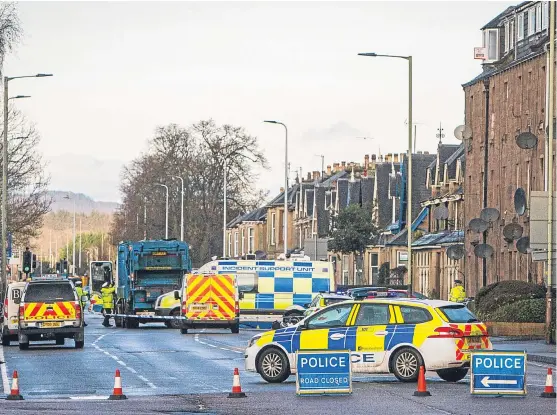  ?? Pictures: Steve MacDougall. ?? Dunkeld Road in Perth was closed to traffic while the emergency services dealt with the incident.