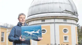  ?? FOTO: DPA ?? Der Mathe- und Physiklehr­er der Evangelisc­hen Wichernsch­ule in Hamburg, Matthias Hünsch, war mit an Bord der Boeing 747.