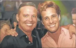  ??  ?? EL CLON. Luis Miguel con Diego Boneta, su “doble” en la serie.