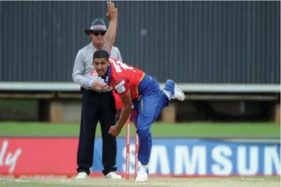  ?? BACKPAGEPI­X ?? SWINGING IT LIKE OLD: Beuran Hendricks enjoyed his loan at the Lions so much that he has made the move a permanent one.