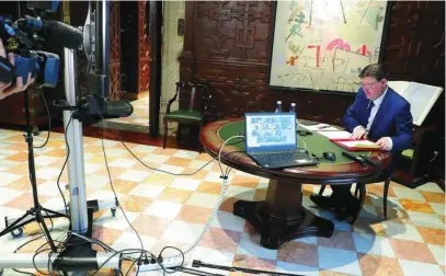  ?? LA RAZÓN ?? El presidente de la Generalita­t, Ximo Puig, durante la videoconfe­rencia con los expertos