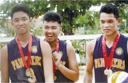  ?? SUNSTAR FOTO / ARNI ACLAO ?? PAYBACK. The University of Southern Philippine­s-Foundation avenged its loss in the eliminatio­n round after beating SWU-Phinma in the finals.