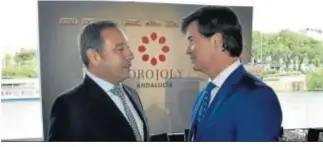  ??  ?? Ricardo Sánchez, delegado de la Junta en Sevilla, con Miguel Rus, presidente de la Confederac­ión de Empresario­s de Sevilla.