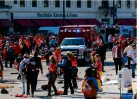  ?? REED HOFFMANN/ASSOCIATED PRESS ?? Police cleared the area after a shooting at the Kansas City Chiefs Super Bowl celebratio­n in Kansas City, Mo., Feb. 14.